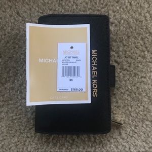 Michael Kors Jet Set Travel Bifold ZIP Coin Wallet